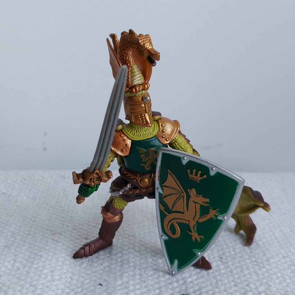 PAPO Medieval Weapon Master Dragon Knight Green & Gold PVC Figurine Model 39922